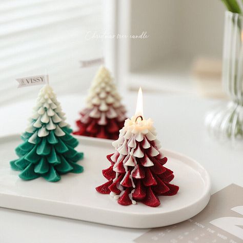 Load image into Gallery viewer, GOLDEN FLAMES CHRISTMAS TREE CANDLE
