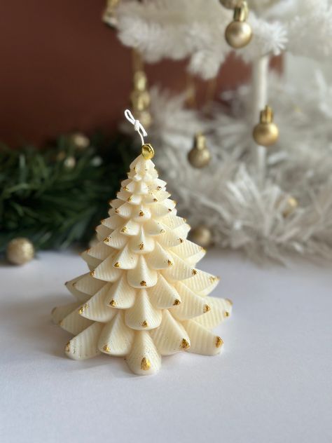 Load image into Gallery viewer, GOLDEN FLAMES CHRISTMAS TREE CANDLE
